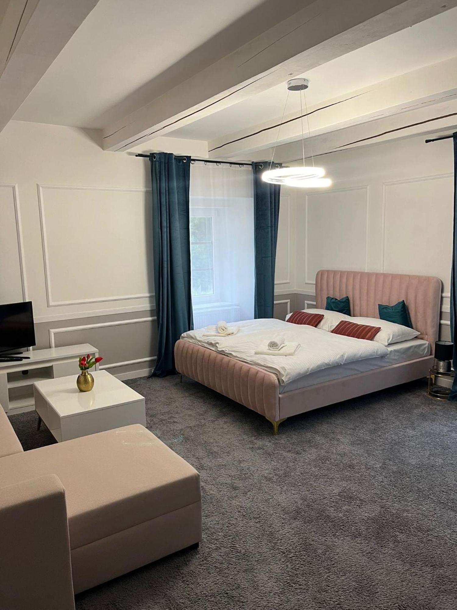 Boutique Hotel Posta Rl اورافسكي بودزاموك المظهر الخارجي الصورة