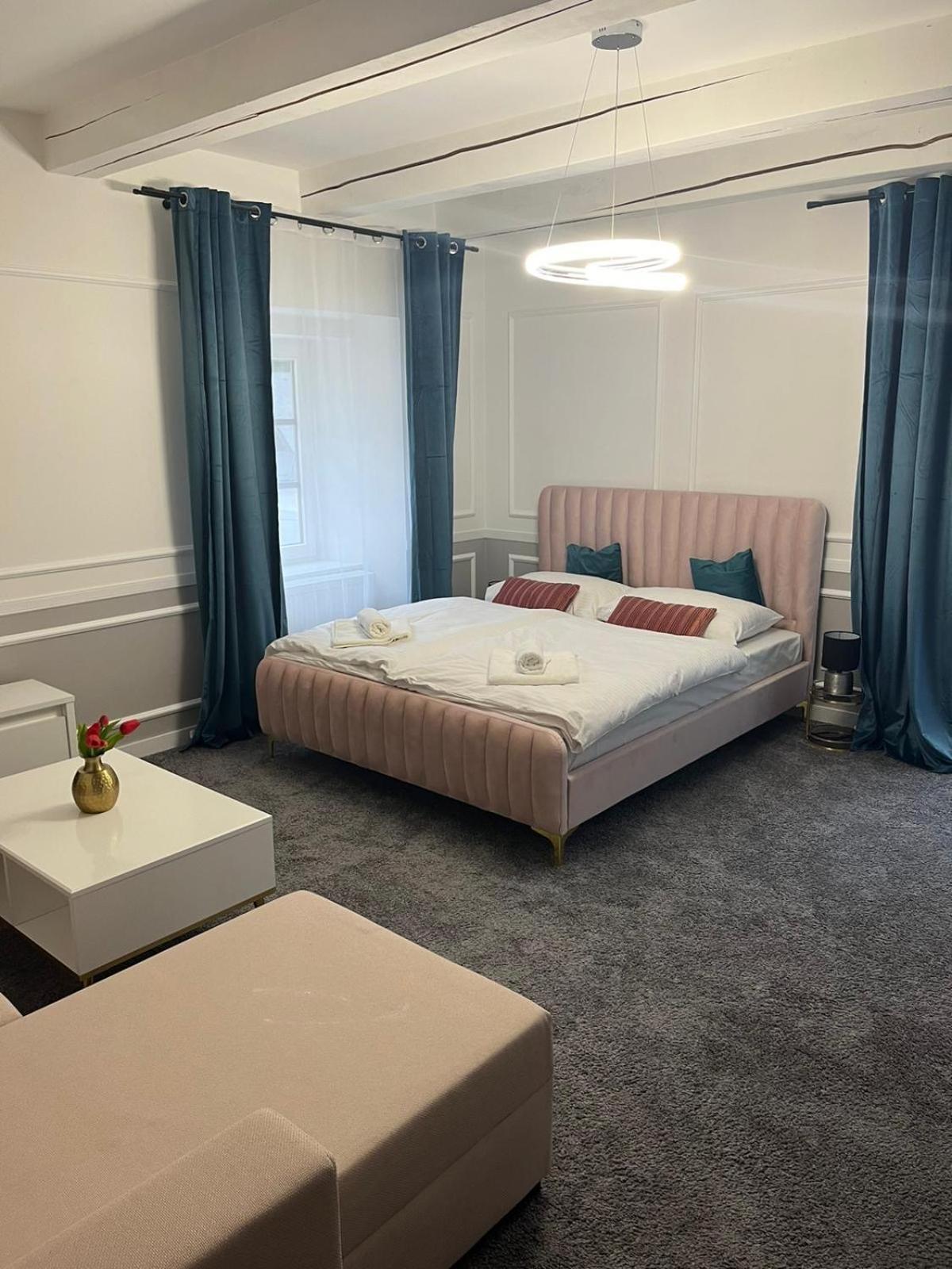 Boutique Hotel Posta Rl اورافسكي بودزاموك المظهر الخارجي الصورة