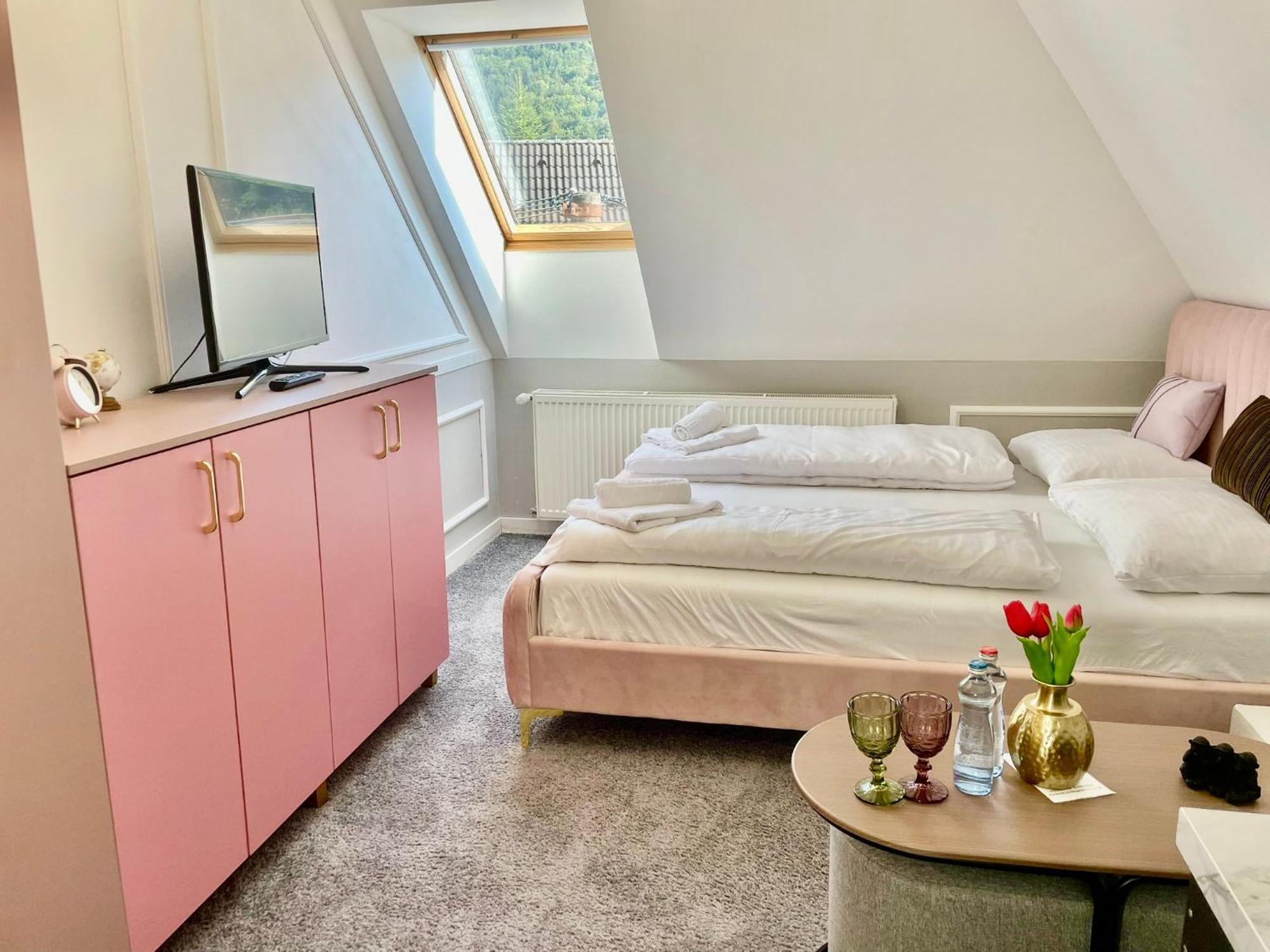 Boutique Hotel Posta Rl اورافسكي بودزاموك المظهر الخارجي الصورة